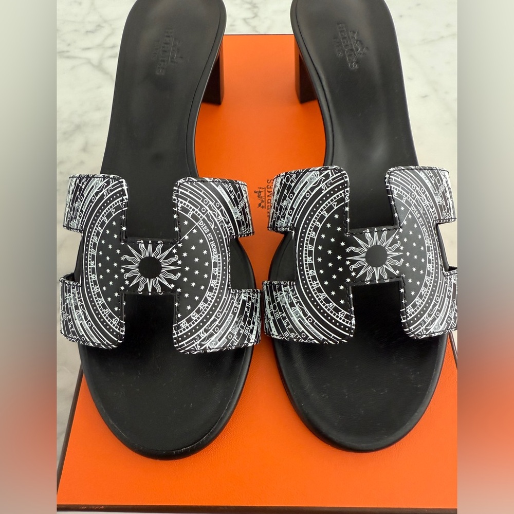 Hermes Oasis "Astrologie Bandana" Black and White Calfskin Veau Imprime Noir 38 - Picture 5 of 16